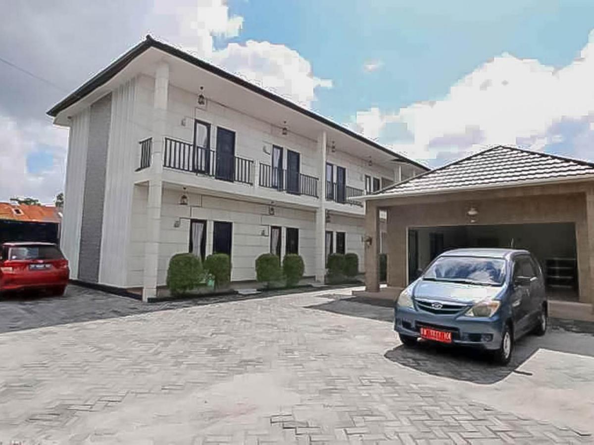 Reddoorz @ Wisma Pangrango Palangkaraya Exterior photo